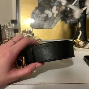 Gucci | Accessories | Gucci Belt Size 65 Black And Gold  display picture 3